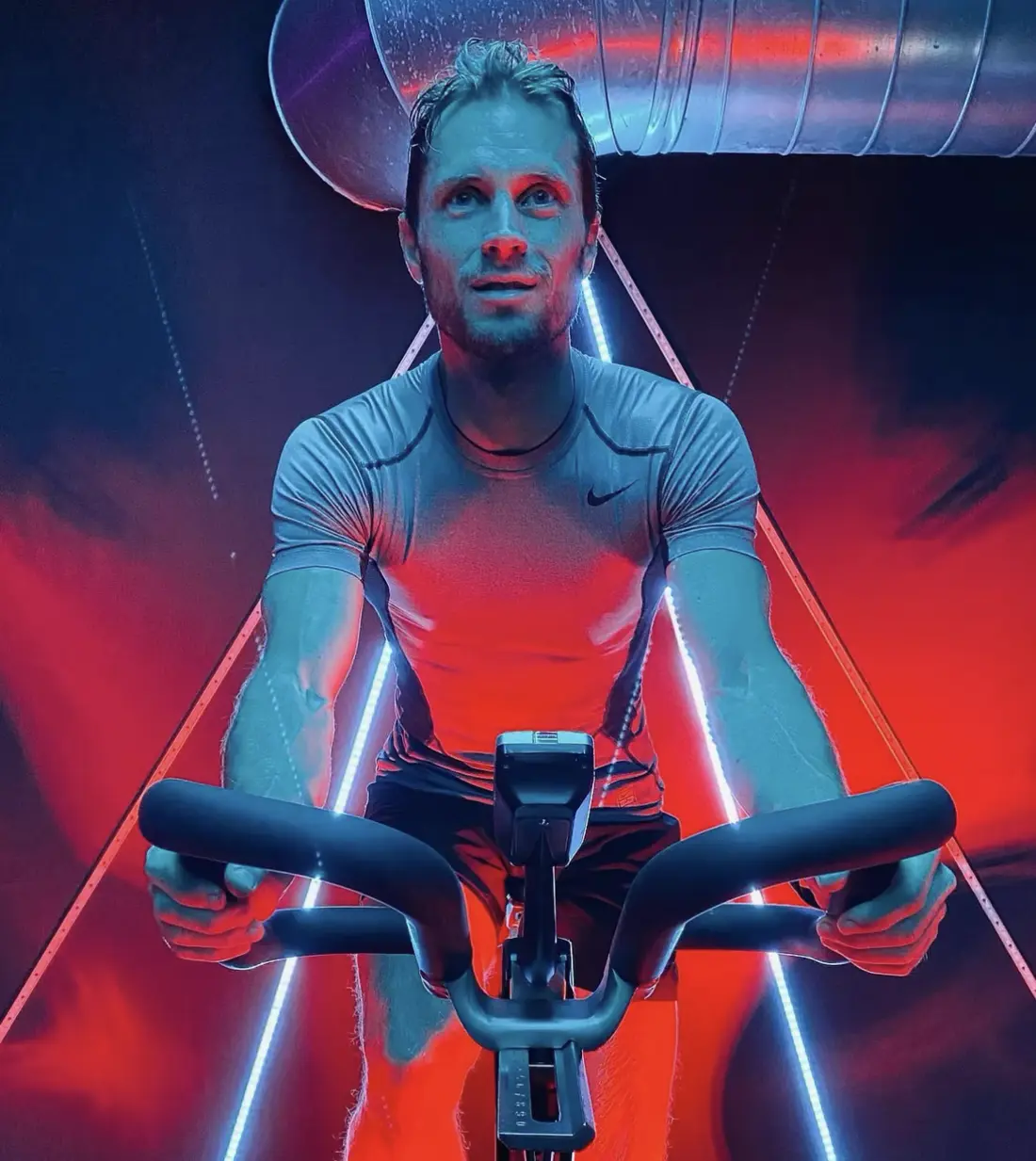 Steeve Brugière en séance de vélo en studio